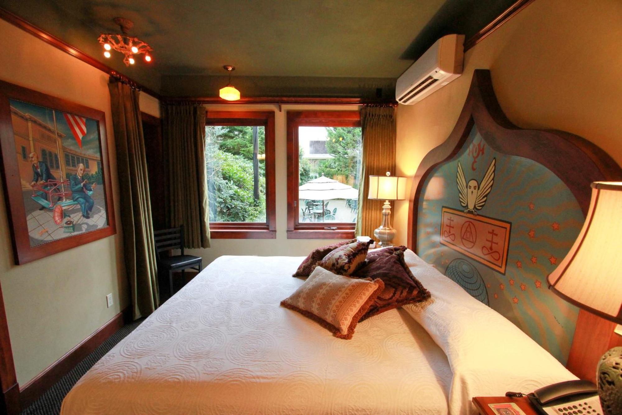 Mcmenamins Kennedy School Hotel พอร์ตแลนด์ ภายนอก รูปภาพ