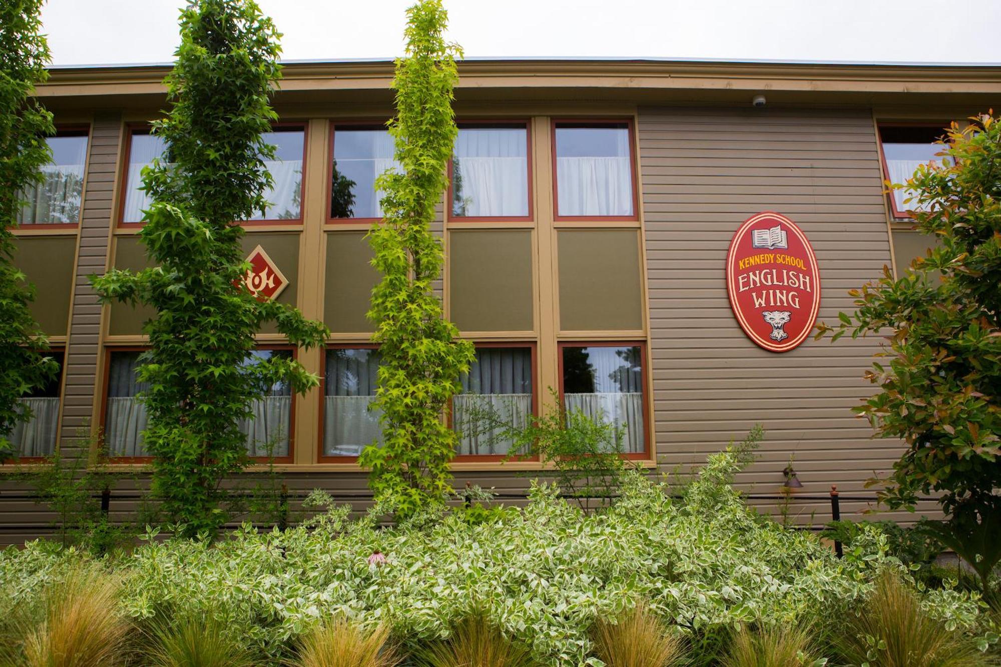 Mcmenamins Kennedy School Hotel พอร์ตแลนด์ ภายนอก รูปภาพ