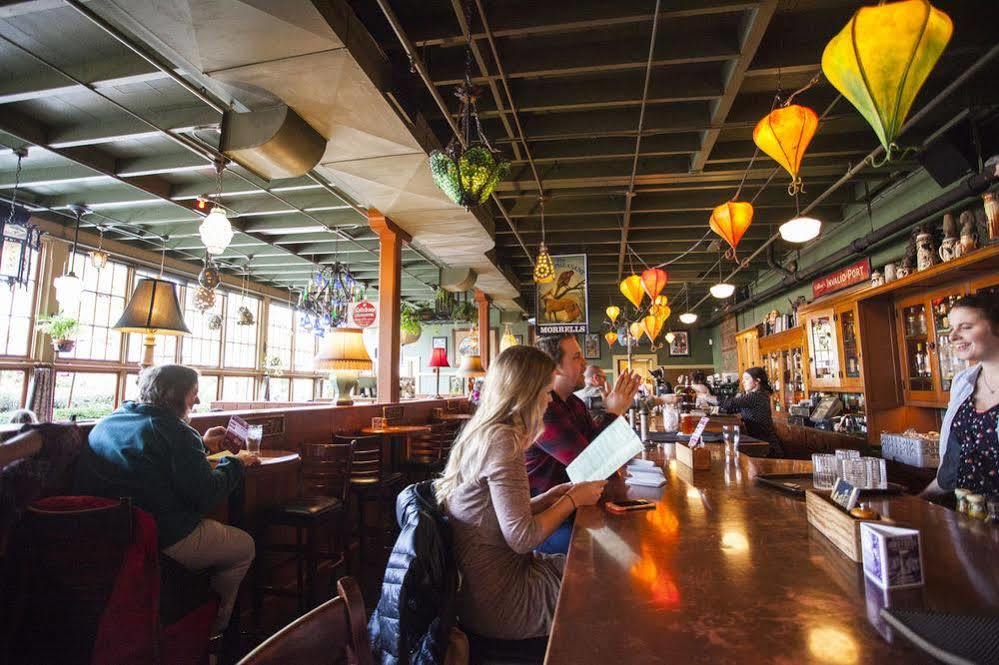 Mcmenamins Kennedy School Hotel พอร์ตแลนด์ ภายนอก รูปภาพ
